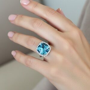 Beautiful Blue Topaz & Sterling Silver Dinner Ring- Sz 6.5